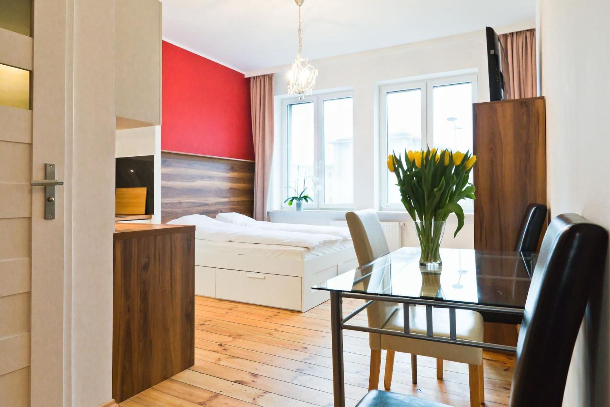 ורשה Smolna Apartments By Your Freedom מראה חיצוני תמונה